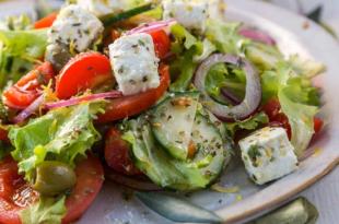 Греческий салат – рецепты, история и традиции приготовления Средиземноморского блюда